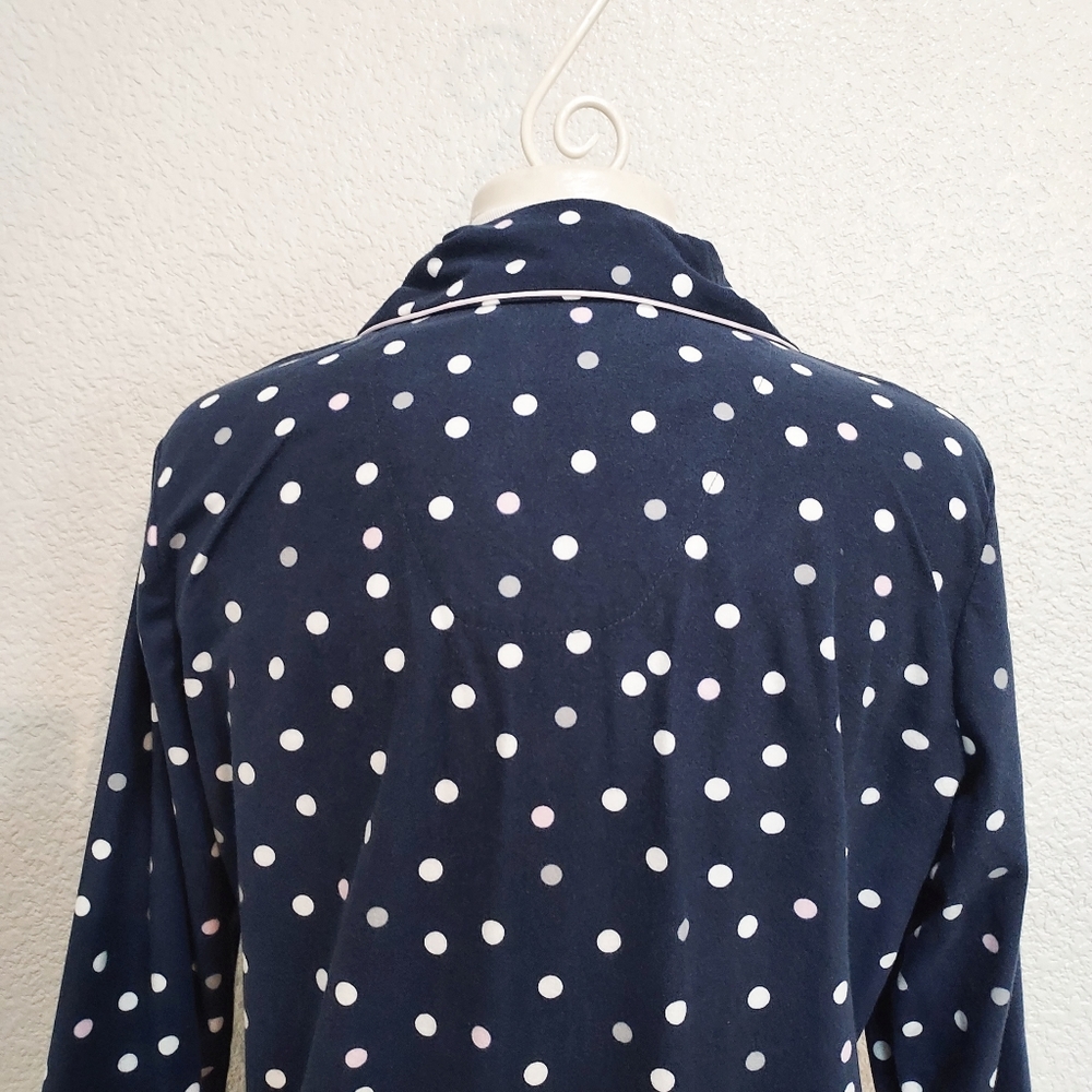 ⭐️5/$20 White Mark Blue & White Polka Dot Button Sleep Top Size Medium - Picture 2 of 10